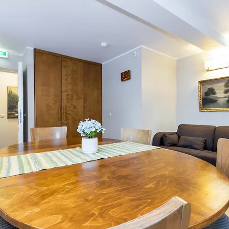 Kadriorg By Rikas טאלין