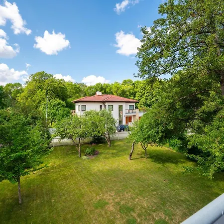 Kadriorg By Rikas טאלין